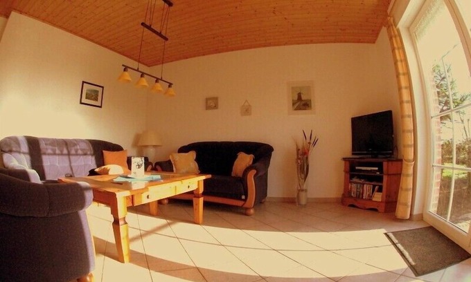 Wirdum House | Canoe, canal location with jetty, terrace, WLAN, quiet location