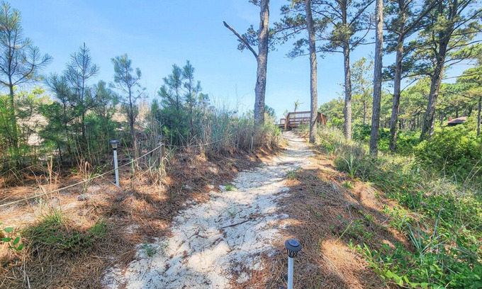 Bay Ridge House | Cape Charles is waiting for you at this marvelous 5-bedroom Beachhouse