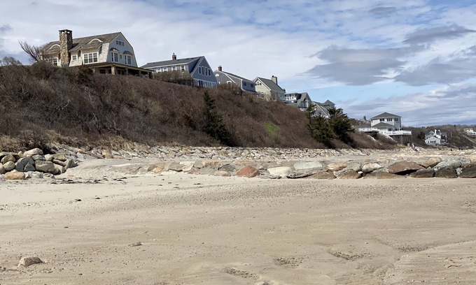 Sagamore Beach Apartment | Cape Cod Studio with Kitchen. Very to close to beach! No bridge!