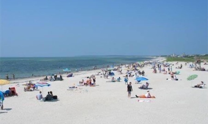 West Yarmouth Cottage | Cape Cod Summer Rental, 2BR, Beach Front Resort Cottage, Large Resort Pool, 3TVs