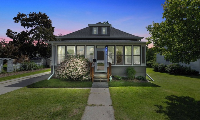 Kewaunee House | Cape Code Home Kewaunee Near Door County