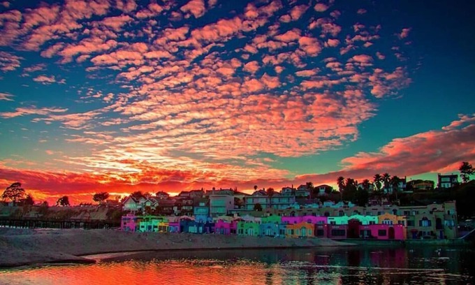 Capitola Condo | Capitola Beach FRONT Venetian Condo - on the Beach