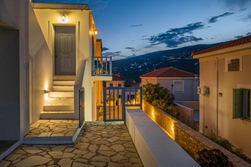 Paleopolis Apartment | Captain's Nest