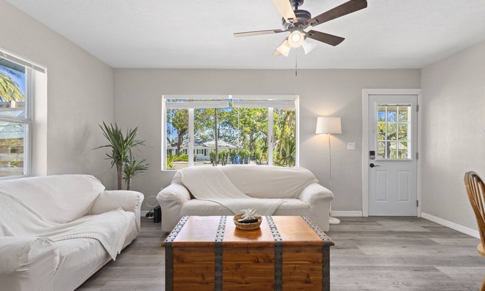 West Bradenton Apartment | Captain’s Quarters | Near AMI | Near IMG | Patio | TV