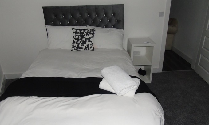 Bolton Apartment | Captivating 1-Bedroom Apartment in Bolton