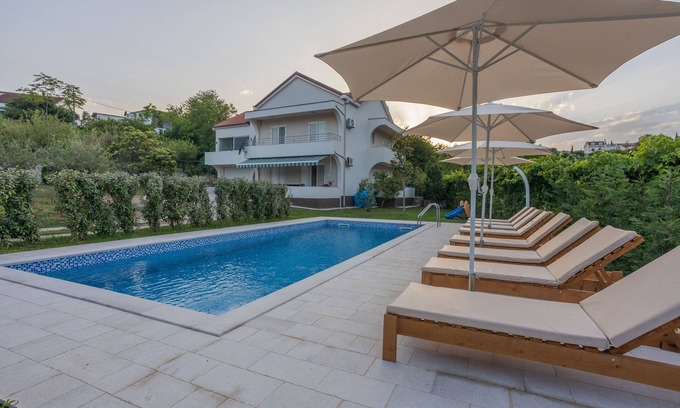 Herceg Novi House | Captivating 4BD Villa with Outdoor Pool and Garden