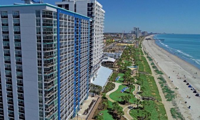 Downtown Myrtle Beach Resort | Captivating Oceanfront View in this One Bdrm Condo