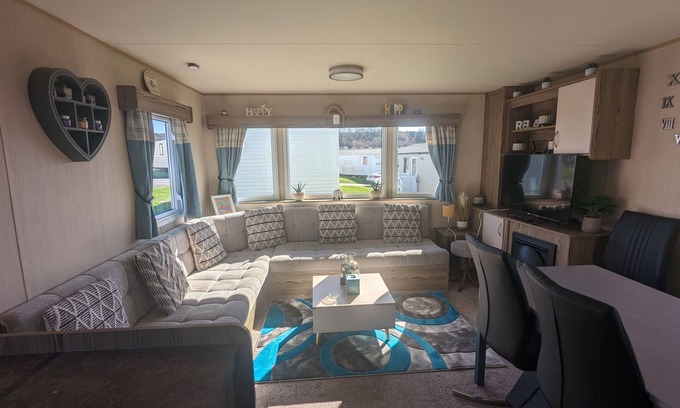 Weymouth House | Caravan at Littlesea Holiday park, Weymouth - sleeps 8
