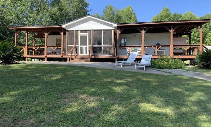 Lake Oconee House | Carey’s Cove on Lake Sinclair