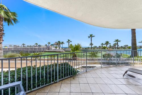 Orange Beach East Apartment | Caribe Resort by Hosteeva
