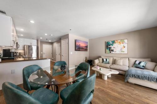 Ocean Park Apartment | Carnelian Calm-Pool BBQ Rooftop Walk to the Beach