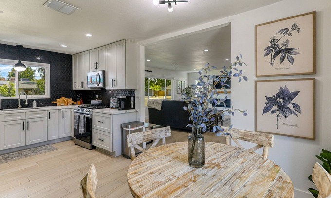 Redding House | *Carpenter Lane*