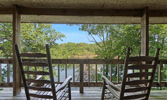 Ellijay Cabin | Carters Lake Lakeside Log Cabin #2 includes boat slip at the marina
