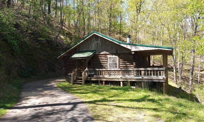 Tate Cabin | Carters Lakeside Log Cabin #1. Located in Carters Lake Marina, with boat slip !