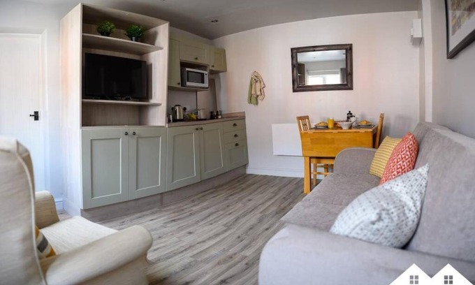 Retford House | Carver Apartment at West Drayton Farm