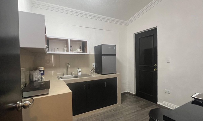 Monterrey Centro Apartment | CAS Visa 10 min a Pie. Acogedor Estudio a 30m de Alameda Monterrey ¡Metro cerca!