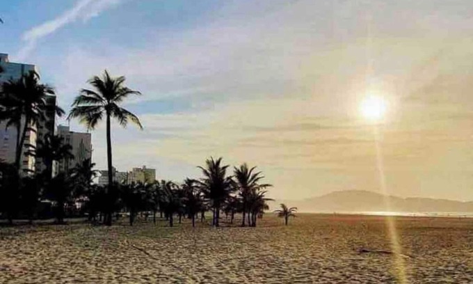 Praia Grande House | Casa Ótima Localização com Piscina e Churrasqueira, a 100m da Praia