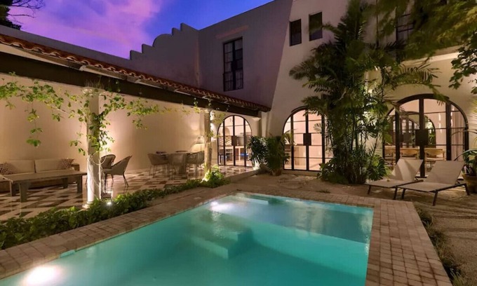 Centro House | Casa 54 Montejo - Downtown & Culture by LAHOS