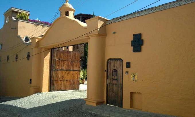 Colonia San Antonio House | Casa Adriana beauty with no boundaries!