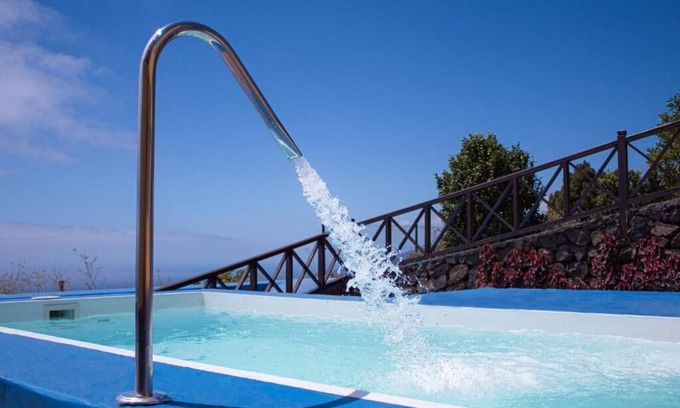 Puntallana Cottage | CASA ALBA, rustic house on the hill with heated pool-spa and sea views