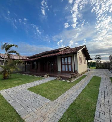 Laguna House | Casa Amendoeira - Rua da Praia Grande - Laguna-SC