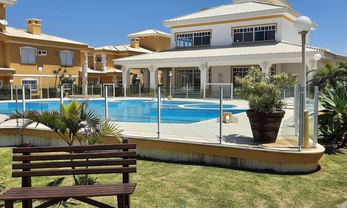 Laguna House | Casa Aprazível em Condomínio Fechado Próxima da Praia