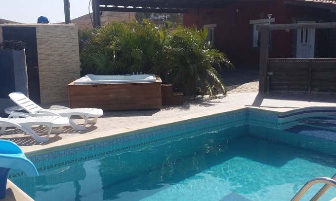 Tuineje House | Casa Ary - Villa with private swimming pool, BBQ, free WiFi ideal for families