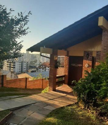 Humaita House | Casa Bela Serra, 5Q, localização 10, churrasqueira, wifi, jardim