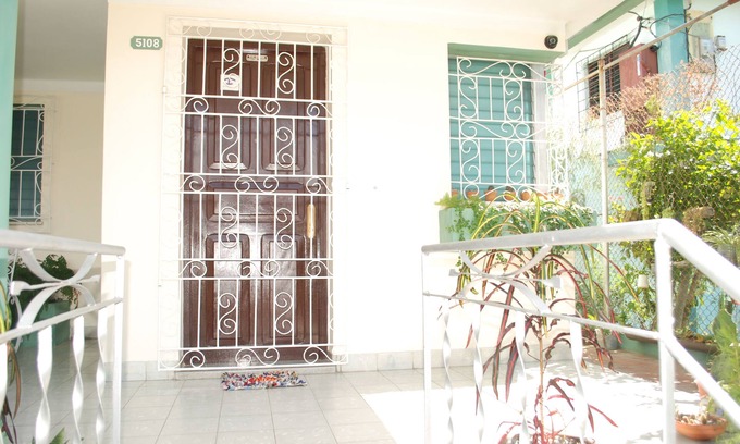 Cienfuegos House | Casa Chalet San Carlos