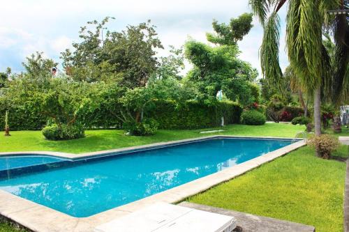 Tezoyuca House | Casa Chinelo Alberca Wifi cerca hospital ISSSTE UTEZ DIEZ