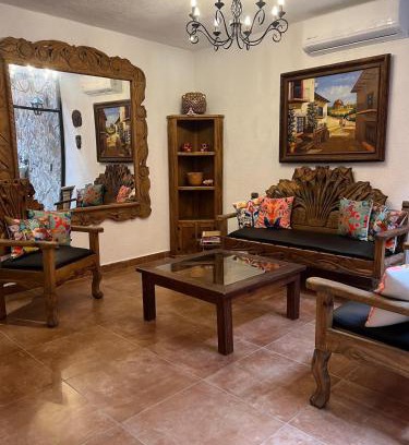 Santiago Ski Chalet | Casa Colonial en Santiago Pueblo Mágico by Adhoc