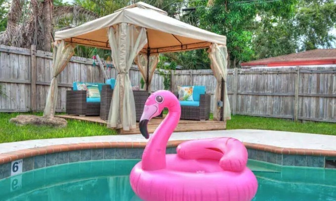 South Middle River Cottage | Casa Colorida: Private Pool& 10 min to Fort Lauderdale Beach and Las Olas