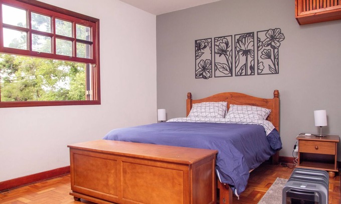 Loteamento Jardim Veu da Noiva House | Casa com banheira no centro de Campos do Jordão/SP