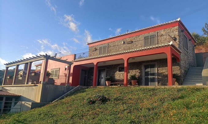 Tabua House | Casa com Boas Dimensões em Zona Calma