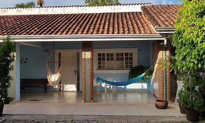 Centro House | Casa com churrasqueira no Centro de Caraguatatuba