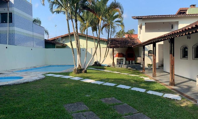 Balneario Florida House | Casa com piscina a 15 min da praia em Peruíbe