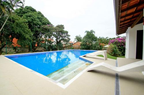 Santinho House | Casa com piscina a 500m da praia AM7276