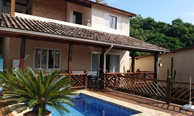 Veloso Ski Chalet | Casa com piscina e lazer completo em Ilhabela/SP
