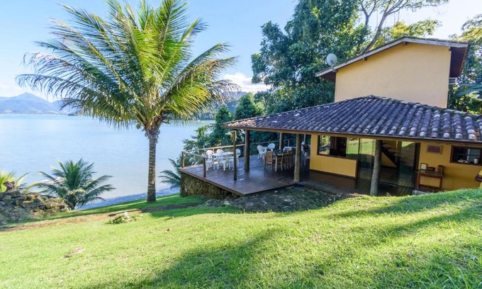 Paraty House | Casa com vista e praia exclusiva em ilha em Paraty