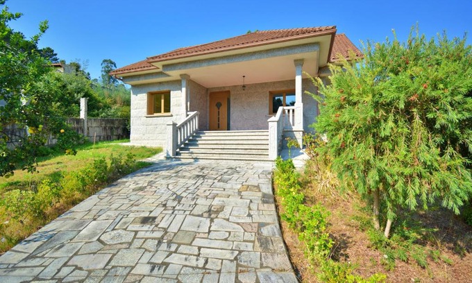 Caldas de Reis House | Casa con jardín próxima a Vilagarcía de Arousa