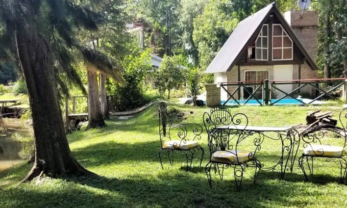 Benavidez House | Casa con PILETA al borde del RIO