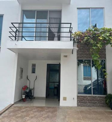 Girardot House | Casa con piscina interna para tus vacaciones