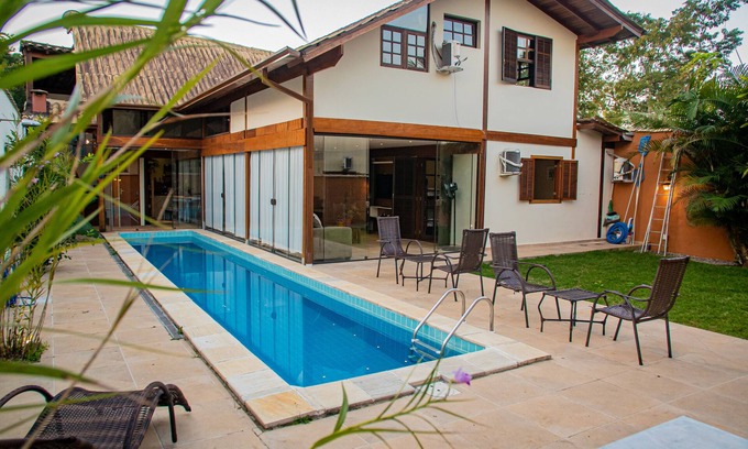 Paraty House | Casa da Raia with 8 air-conditioned suites and swimming pool for up to 27 people