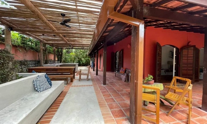 Sao Sebastiao House | Casa da Vovó - condominium next to the beach (20m)