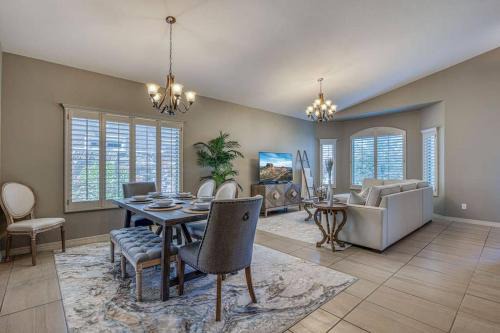 Biggs Field House | Casa De Arbol