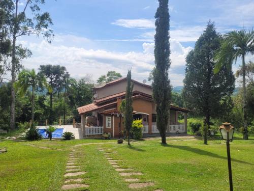 Aracoiaba da Serra House | Casa de Campo ampla e confortavel em Araçoiaba da Serra com lareira, perfeita para o friozinho