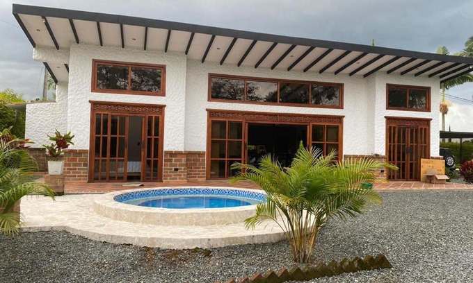 La Estrella Villa | Casa de Campo Completa en Eje Cafetero