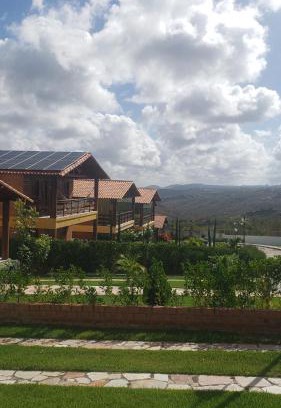 Novo Gravata House | Casa de Campo Novo gravatá em condomínio, lazer completo com piscina compartilhada, churraqueira e forno a lenha privado e uma vista espetacular e com aquele friozinho