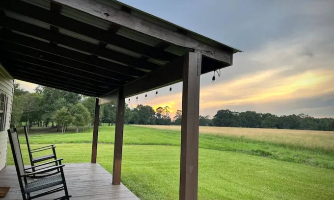 Kokomo Cabin | Casa de Campo-Tiny Home with Open Field View for Sunsets and Stargazing
