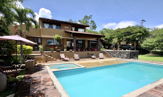 Tepoztlan House | Casa de las Luces by Andiani Travel